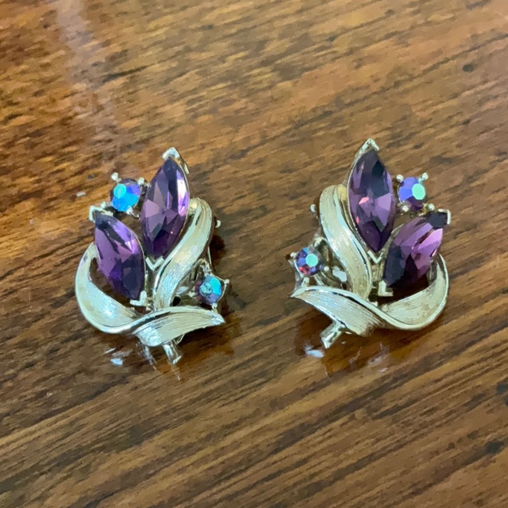 Vintage Lisner Purple and Gold Tone Earrings